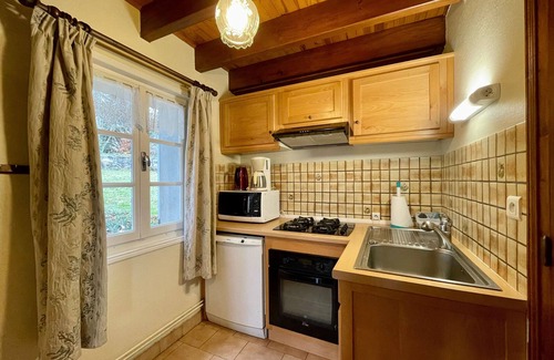 Araules Cottage | Chalet familial près de la forêt avec grand terrain, jeux pour enfants et cheminée