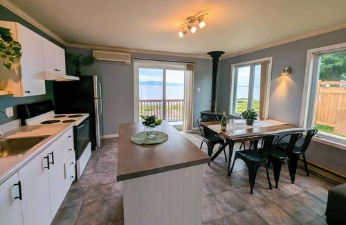 Cap-Saint-Ignace Ski Chalet | Chalet for 7 people - Waterfront | Spa | Fireplace |