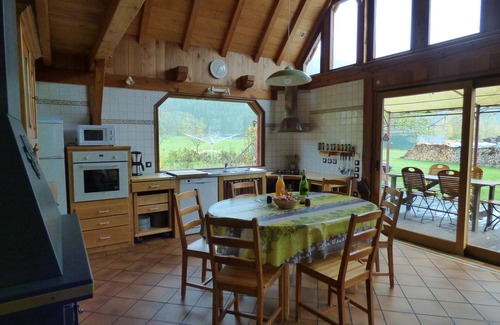 Dolleren Ski Chalet | Chalet for family vacations and nature lovers. Pets welcome.