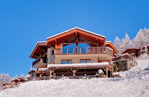 Zermatt Ski Chalet | CHALET GRACE - CATERED 5 BEDROOM SKI CHALET - STAFF INCLUDED - Matterhorn Views