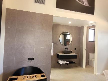 Sampson Flat House | Chalet Hills