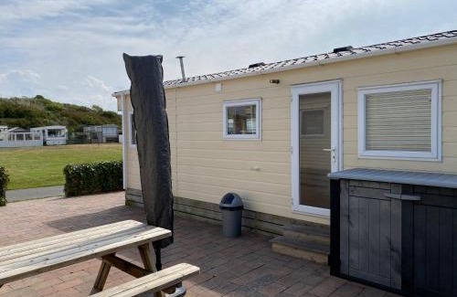 IJmuiden Ski Chalet | Chalet Ibiza in de duinen van IJmuiden aan Zee