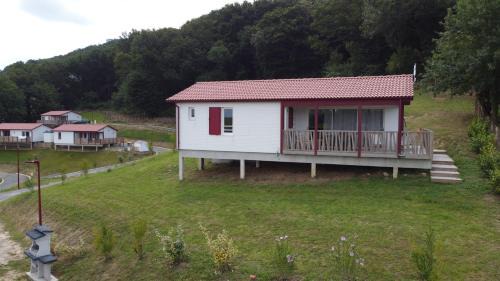 Hasparren Ski Chalet | Chalet ILUNA climatisé 2 à 6 pers 3ch 2 sdb piscine et sérénité