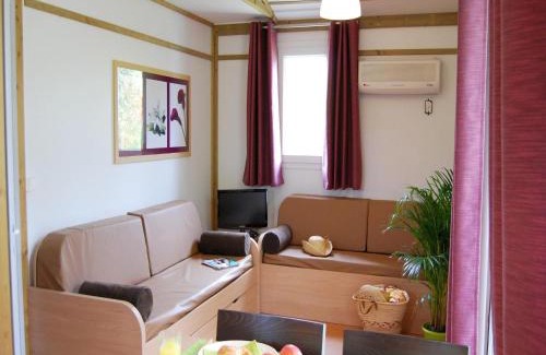 Castelmoron-sur-Lot Ski Chalet | Chalet in France with Garden Terrace