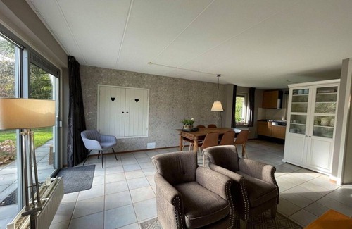 Sint Nicolaasga House | Chalet in Friesland near Large Lakes