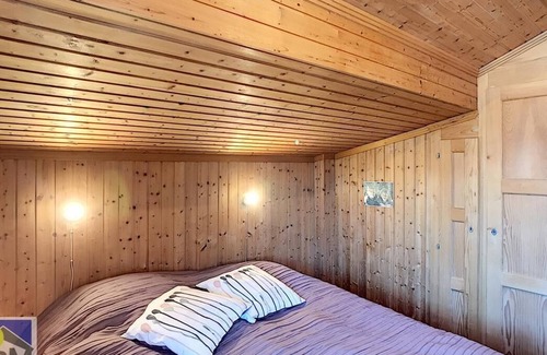 Leysin Ski Chalet | Chalet Jized Small cozy family chalet (66m2), with a panoramic view of La Chamossaire and Les Dents-