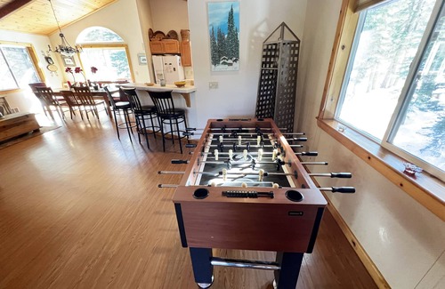 McKinney Estates House | Chalet Lani - HOT TUB - 3 bedroom, 2 bath - Quiet Location!
