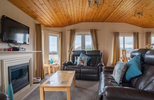 Kinross Ski Chalet | Chalet Loch Leven Lodge 4 by Interhome