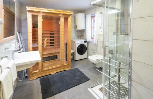 Rakovica House | Chalet Markoci With Hot Tub - Happy Rentals