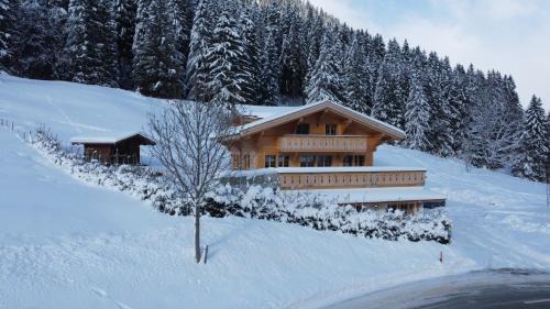 Gsteig Ski Chalet | Chalet mit Kino und Jacuzzi in Gsteig b. Gstaad
