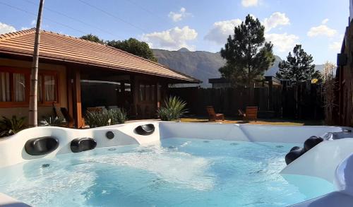 Teresopolis Villa | Chalet Monte Boa Vista - Aconchego na Serra com Hidromassagem Exclusiva