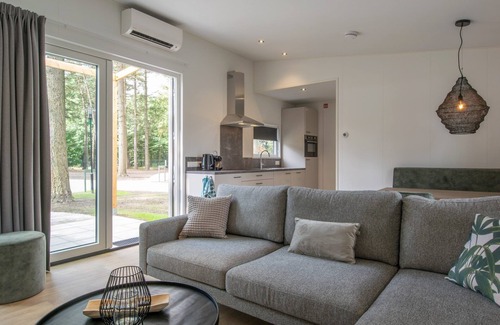 Municipality of Geldrop-Mierlo Ski Chalet | Chalet near Eindhoven in a Green Oasis