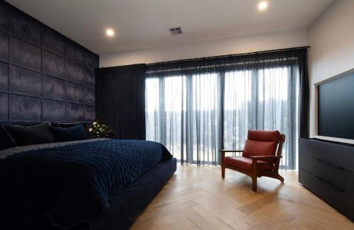 Daylesford House | Chalet Noir - sleek design with heated plunge pool