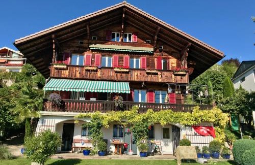 Oberhofen am Thunersee Apartment | Chalet Oberhofen am Thunersee, 4 Sterne Privatwohnung, 2 Schlafzimmer, gratis Parkplatz, Seeblick