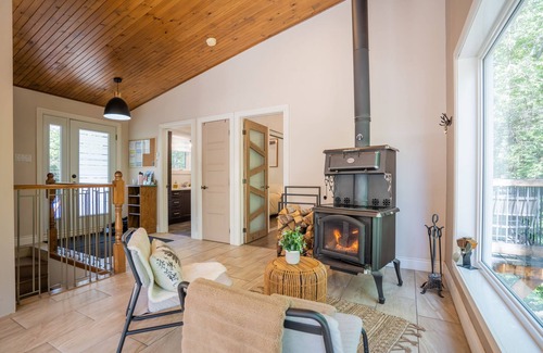 Chertsey Ski Chalet | Chalet Ohana - Intimate forest and spa - Pets welcome!