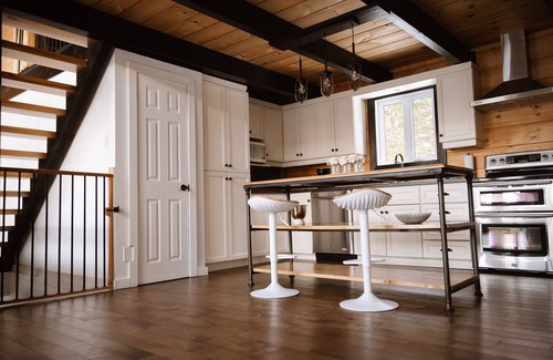 Pointe-au-Pic Ski Chalet | Chalet Peah - Log Cabin in the Heart of Charlevoix