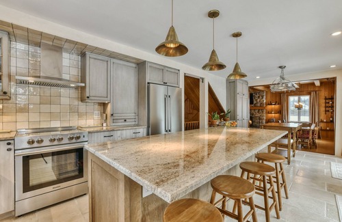 Huberdeau Ski Chalet | Chalet River Front Spa Peninsula