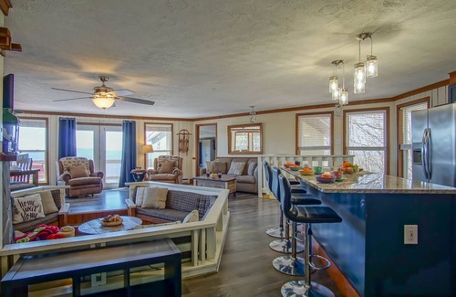 Snowshoe Ski Chalet | Chalet @ Snowshoe Kings,Hot Tub,Western Views!