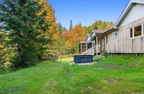 Notre-Dame-de-la-Paix Apartment | Chalet spacieux pour escapade en nature