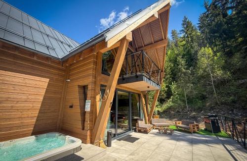 Demanovska Dolina Ski Chalet | Chalet Vista with jacuzzi