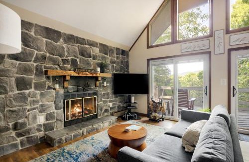 Berkeley Springs Ski Chalet | Chalet w Hot Tub, Grill, FirePit, WiFi,PetFriendly