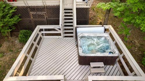 Berkeley Springs Ski Chalet | Chalet w Hot Tub, Grill, FirePit, WiFi,PetFriendly