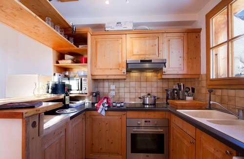 Bergers Ski Chalet | Chalet, wifi, 10m from ski slopes, sauna, terrace, fireplace or stove, parking, tv, 200m²