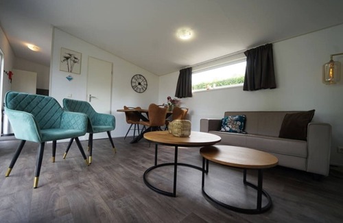Dordtse Biesbosch Ski Chalet | Chalet with 2 bedrooms and a dishwasher