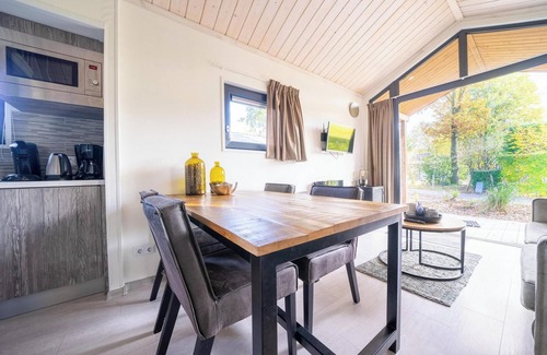 Otterlo House | Chalet with lounge-bedroom, sleeping loft and 1 bathroom