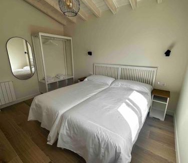 Caviedes Apartment | Chalets Requejil - El Jiso