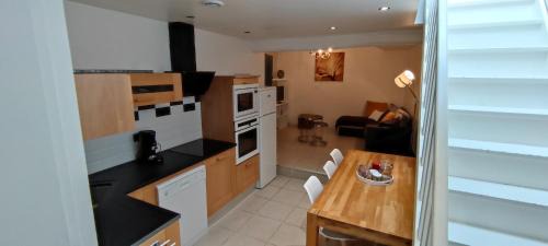 Beaumont-sur-Sarthe House | Chaleureuse petite maison de bourg