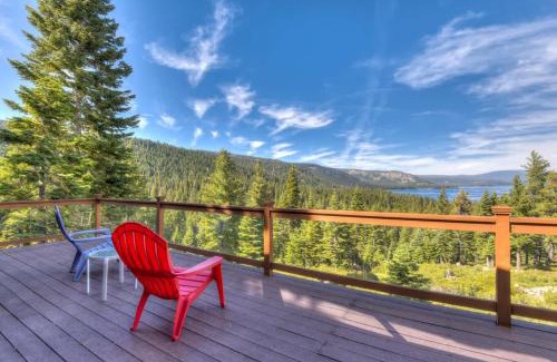 Chamberlands House | Chamberland Getaway Lake Views with Deck