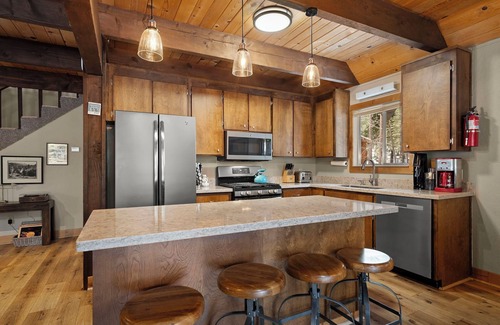 Chamberlands Ski Chalet | Chambers Dreamin'-Chambers Beach, Pool & Tennis, Beautiful 3 bedroom, 2 bath
