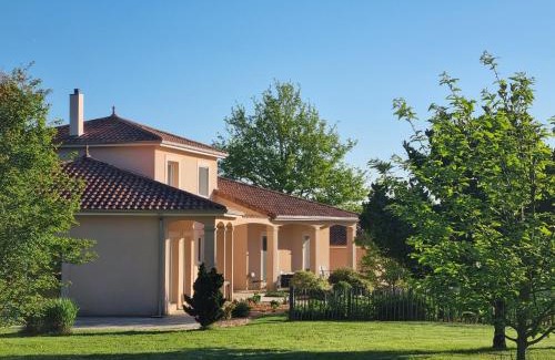 Saint-Martin-de-Jussac House | Chambre a la campagne