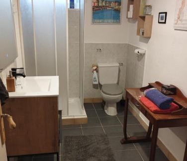 Sancoins House | Chambre agréable au fond du jardin