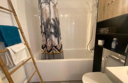 Saint-Remy-en-Rollat Bed & Breakfast | Chambre avec balcon proche vichy