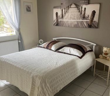 Boisset-Saint-Priest Bed & Breakfast | Chambre calme dans villa