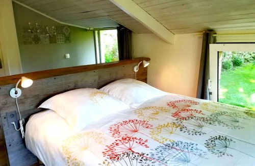 Mortagne-sur-Sevre Bed & Breakfast | Chambre "cascade"
