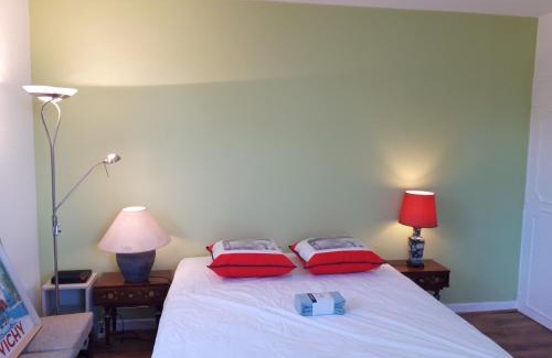 Saint-Remy-en-Rollat Bed & Breakfast | chambre d'hôte