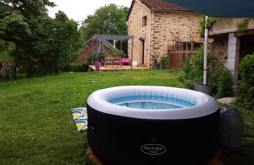 La Salvetat-Peyrales Bed & Breakfast | Chambre d'hôtes en Segala