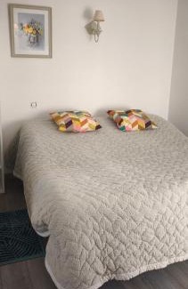 Sainte-Genevieve Apartment | Chambre d'hôte 2 Joséphine - rez de chaussé