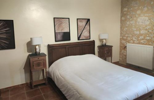 Conne-de-Labarde Bed & Breakfast | Chambre d'hôte "la Source" Domaine de Fonpeyroune