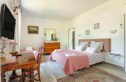 Genouille Bed & Breakfast | Chambre d'hote Rubis