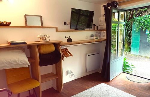 Castelnaud-la-Chapelle Apartment | CHAMBRE du SABOTIER - Semi-troglodytic studio - Swimming/canoeing/biking 100 m'away