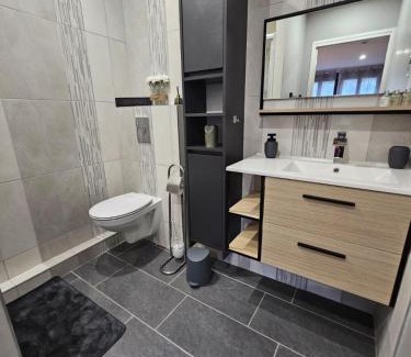 Sainte-Genevieve-des-Bois Apartment | Chambre plume