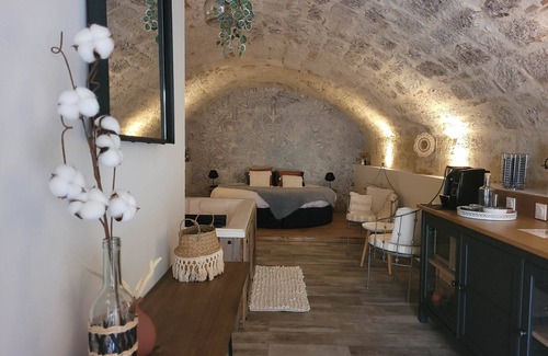 Montpezat-de-Quercy Apartment | Chambre Insolite et SPA Privatif