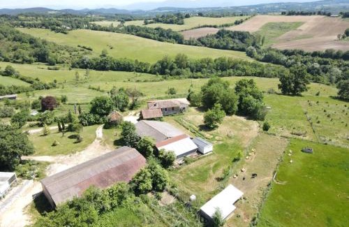 Aurignac Bed & Breakfast | Chambre KIKO - Vue sur jardin et montagne AURIGNAC