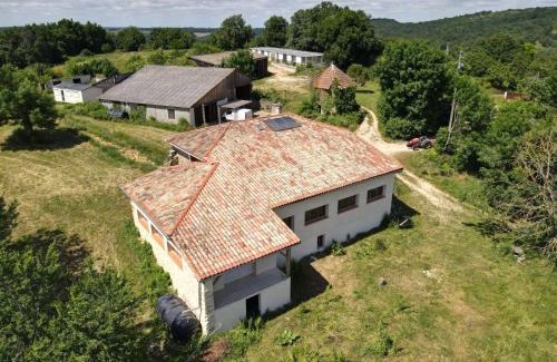 Aurignac Bed & Breakfast | Chambre KIKO - Vue sur jardin et montagne AURIGNAC