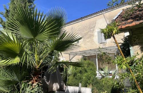 Issigeac House | Chambre paisible dans une ancienne bâtisse rénovée
