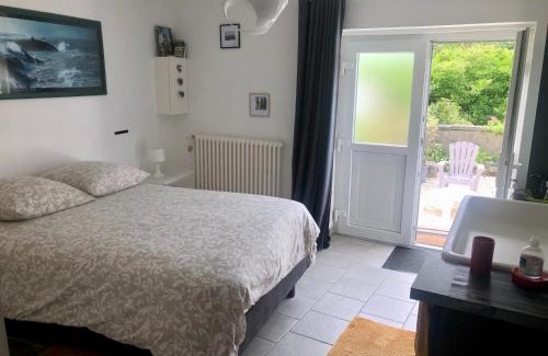 Monceaux-en-Bessin Bed & Breakfast | CHAMBRE POMME HAPPY close to Bayeux Normandie 1 pers